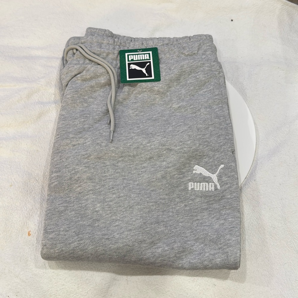 PUMA classics relaxed jogger size:L color: grey